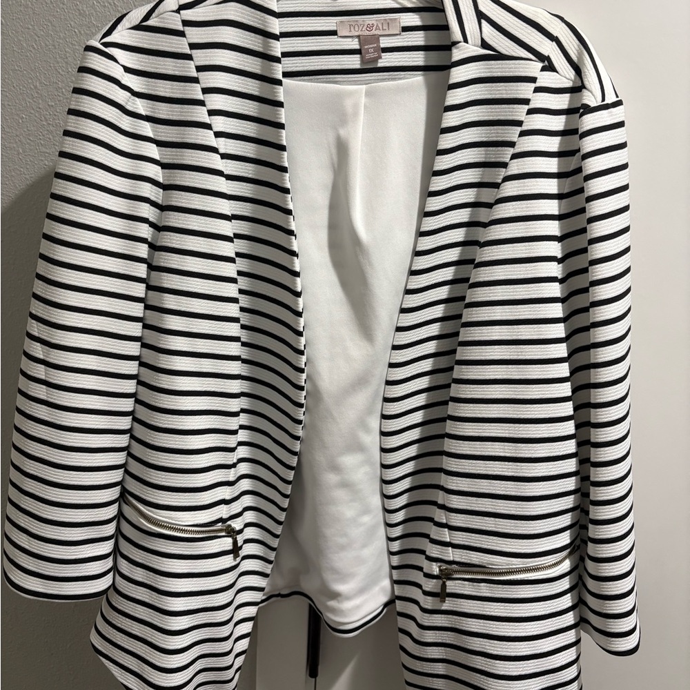 Roz & Ali Black and White Striped Open-Front Blazer